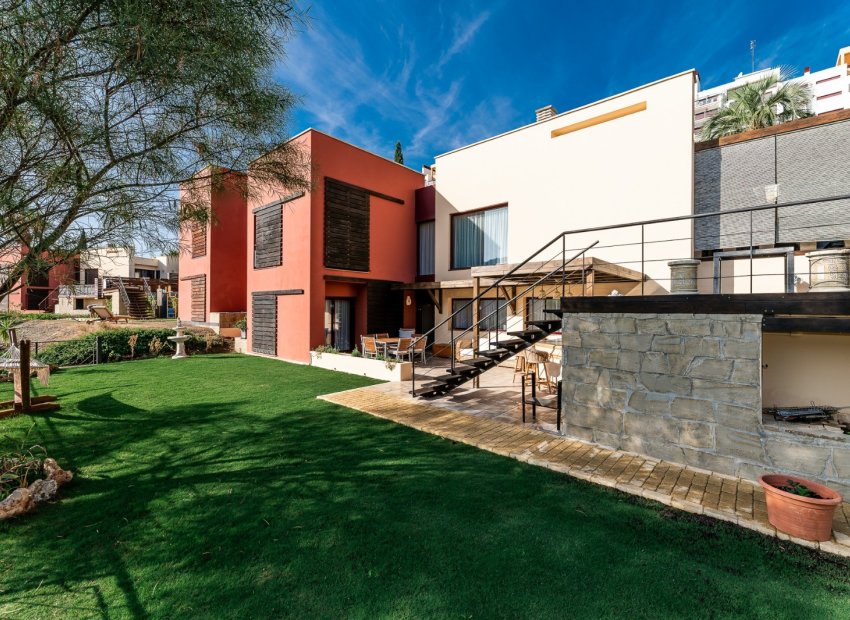 Reventa - Townhouse / Duplex - Estepoa - Selwo