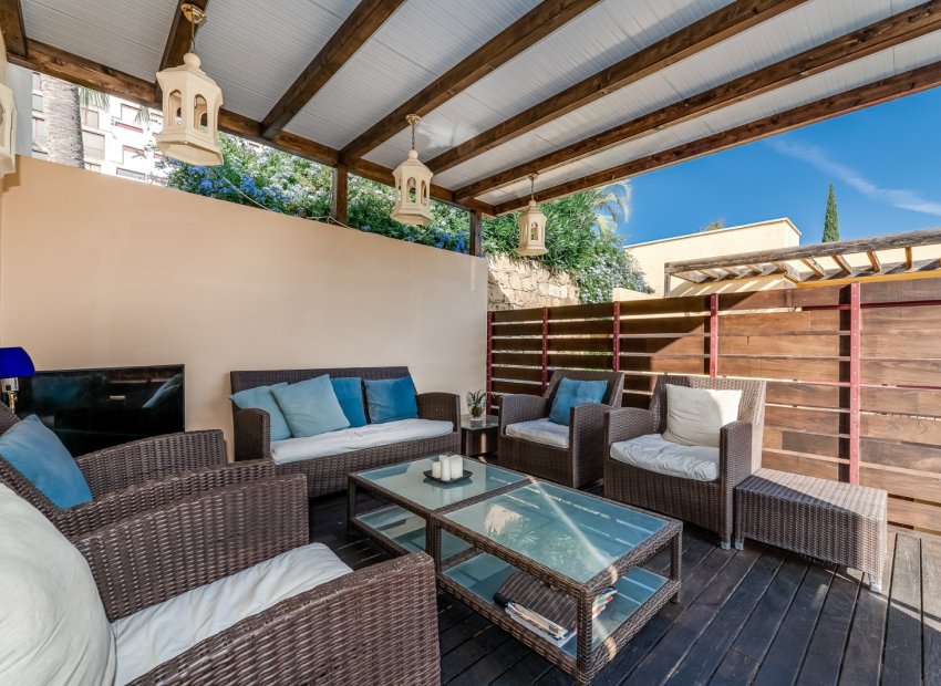 Reventa - Townhouse / Duplex - Estepoa - Selwo