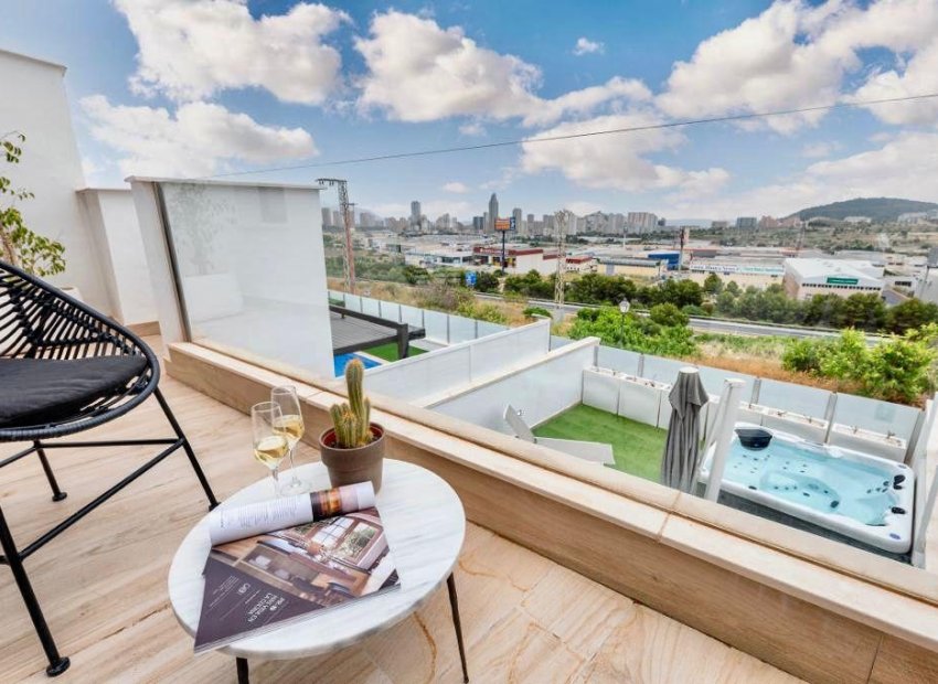 Reventa - Townhouse / Duplex - Finestrat - Urbanización
