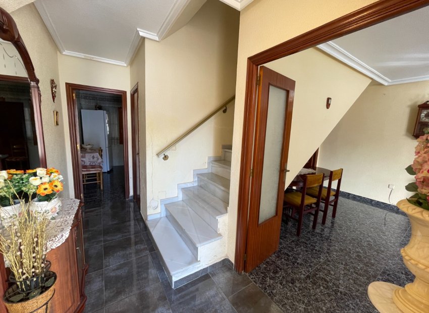 Reventa - Townhouse / Duplex - Jacarilla - Comunidad Valenciana