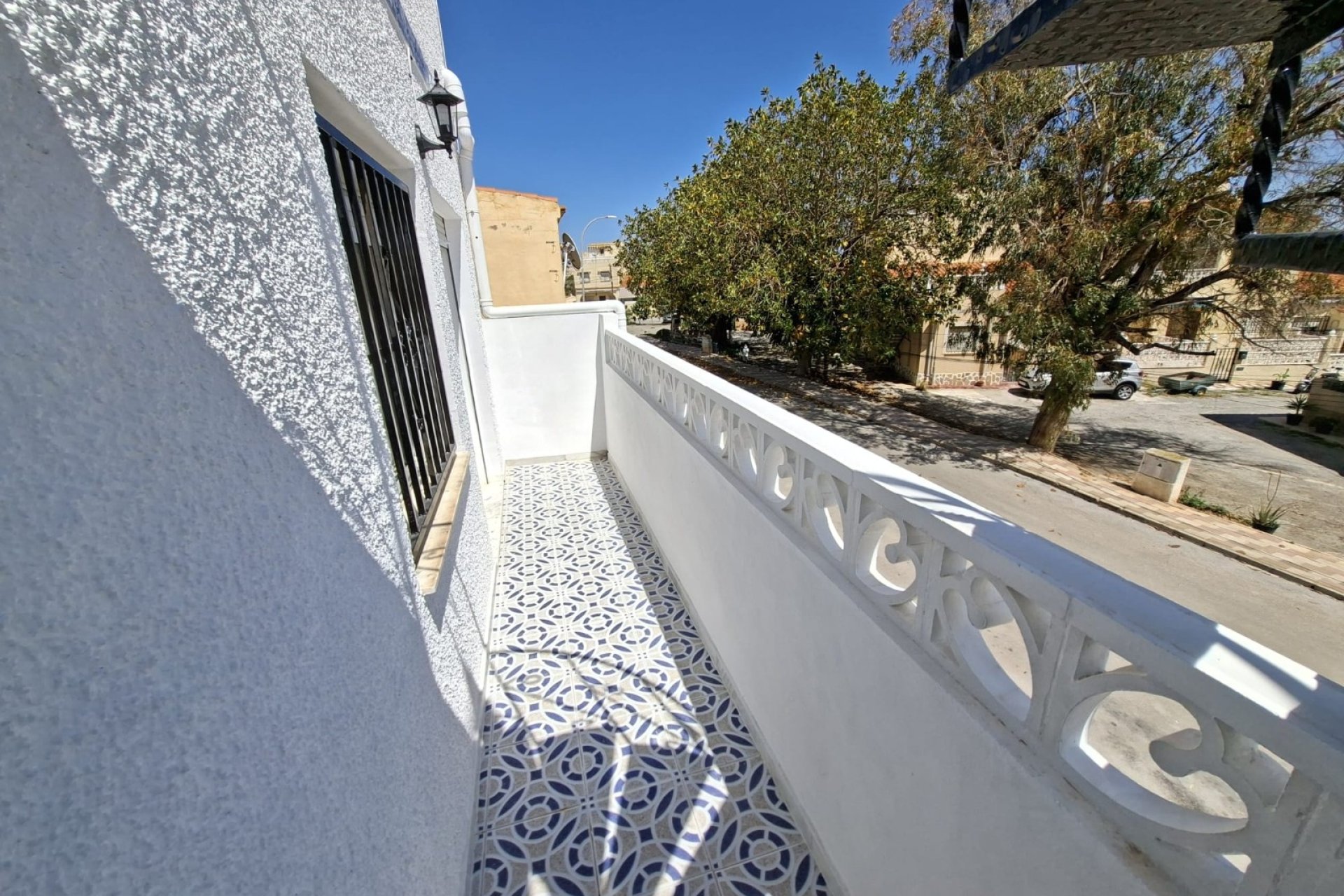 Reventa - Townhouse / Duplex - La Marina - La Marina - Urbanization