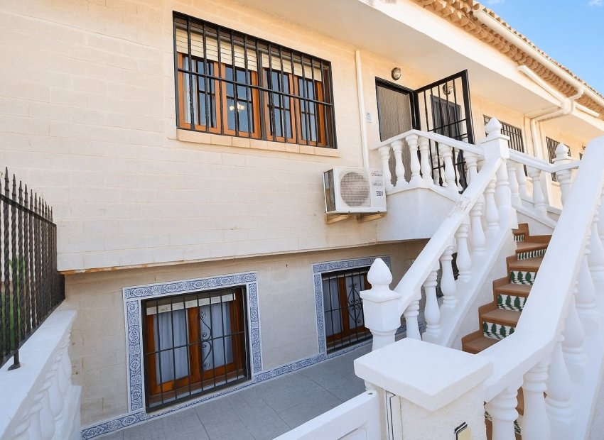Reventa - Townhouse / Duplex - La Mata