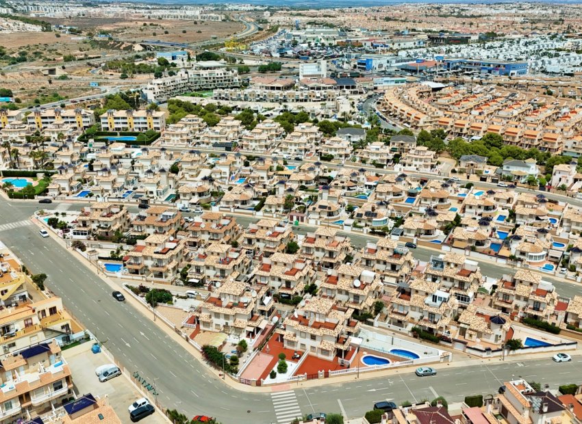 Reventa - Townhouse / Duplex - La Zenia