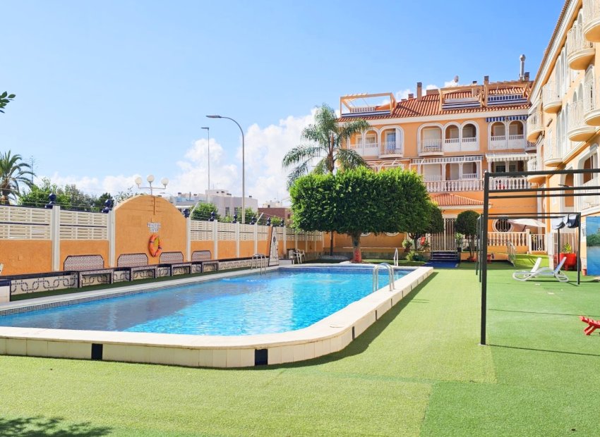 Reventa - Townhouse / Duplex - Los Alcázares