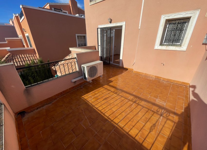 Reventa - Townhouse / Duplex - Los Montesinos - La Herrada