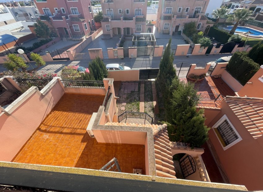 Reventa - Townhouse / Duplex - Los Montesinos - La Herrada