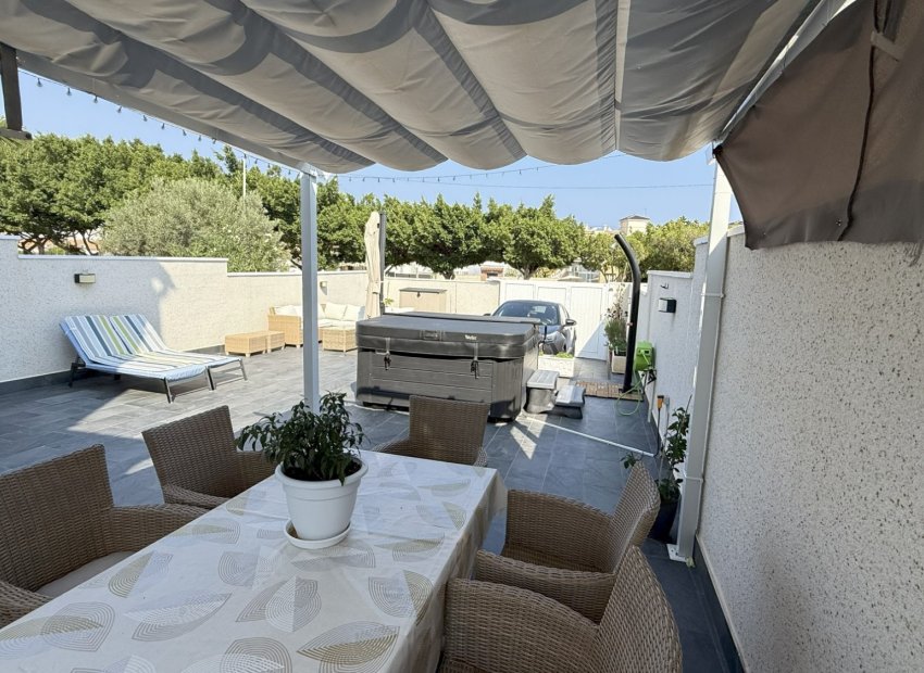 Reventa - Townhouse / Duplex - Orihuela Costa - La Zenia