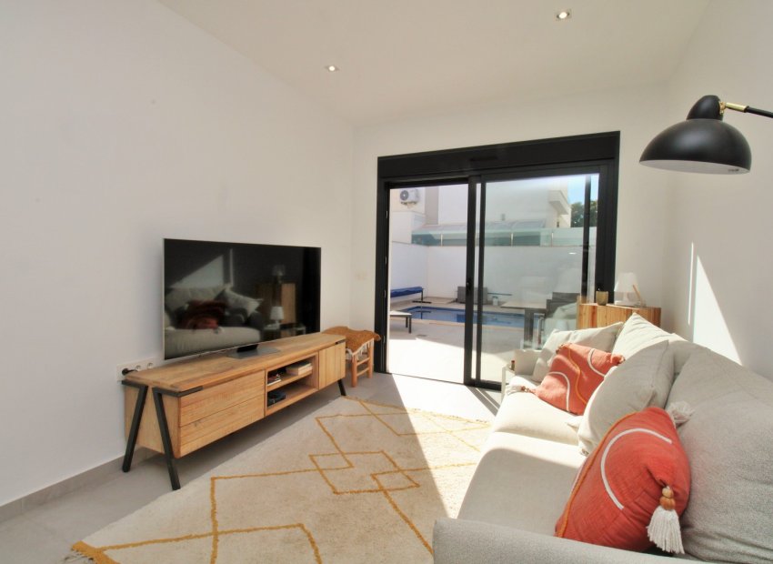 Reventa - Townhouse / Duplex - Pilar de la Horadada