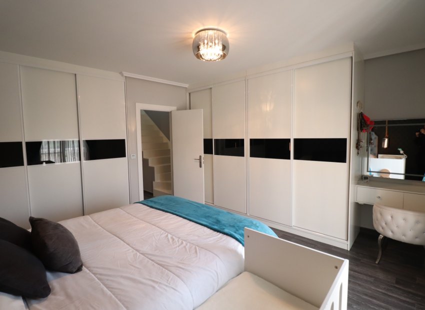Reventa - Townhouse / Duplex - Redován - Redovan - Town
