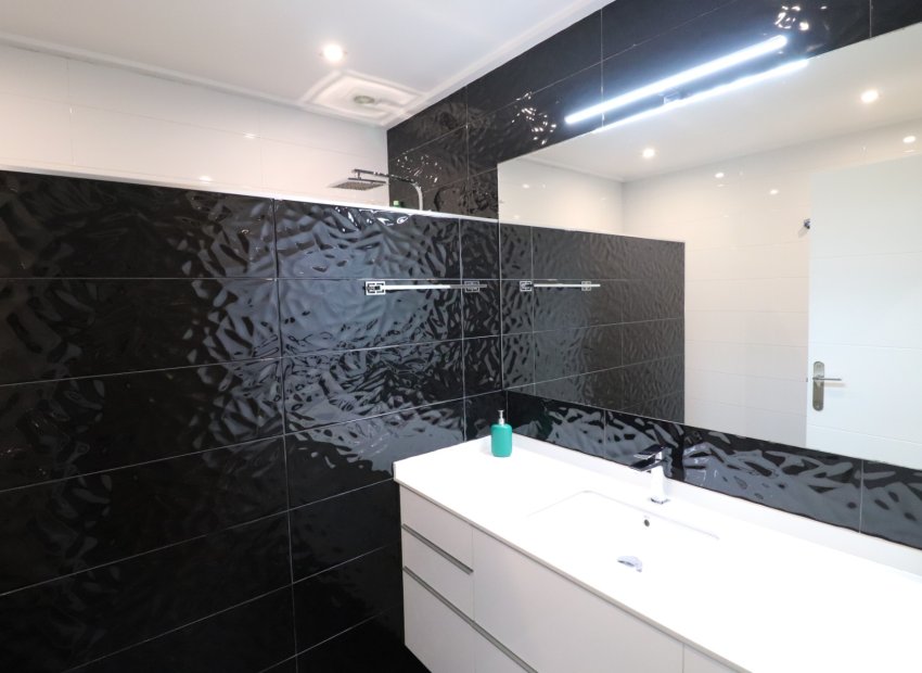 Reventa - Townhouse / Duplex - Redován - Redovan - Town