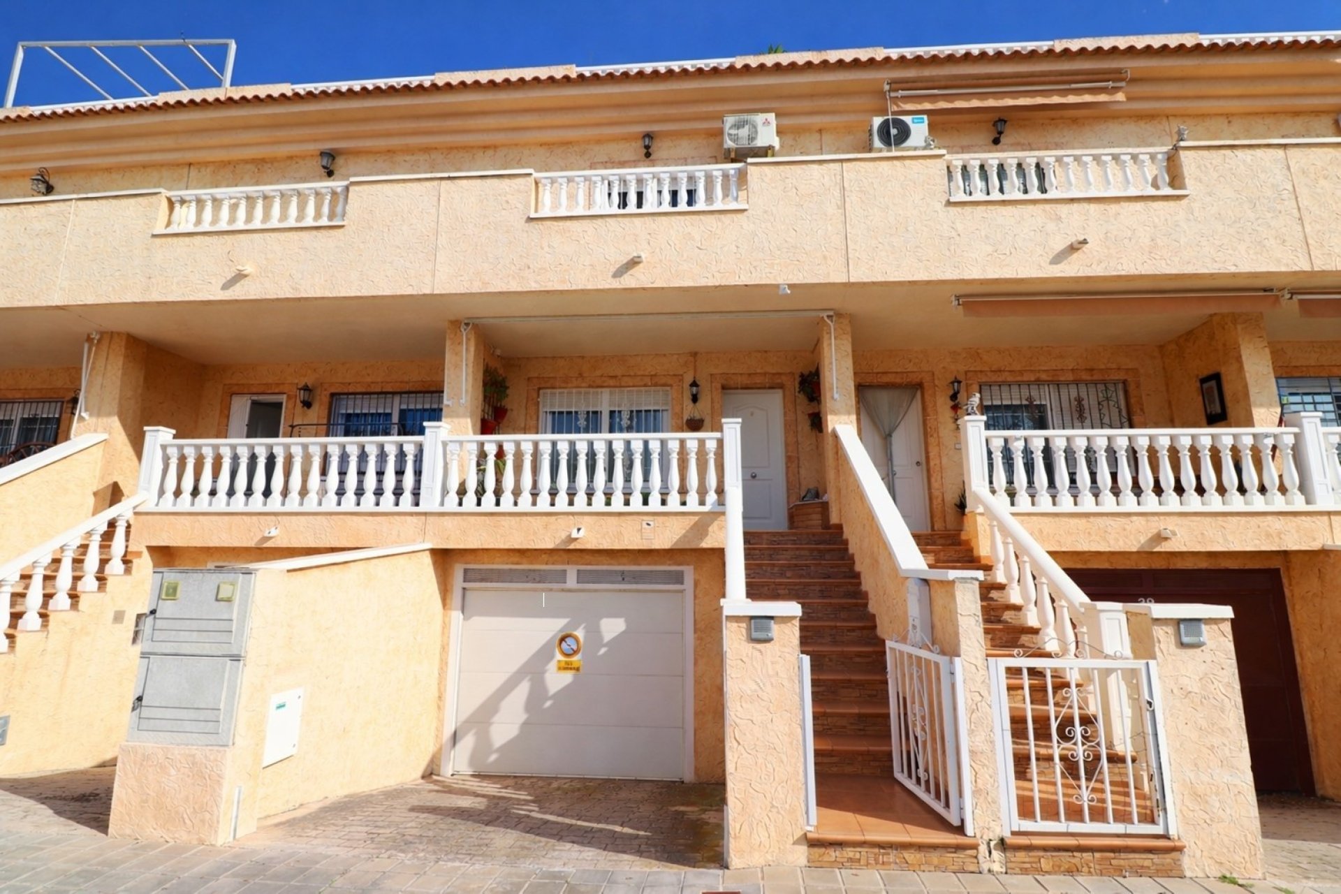 Reventa - Townhouse / Duplex - Redován - Redovan - Town