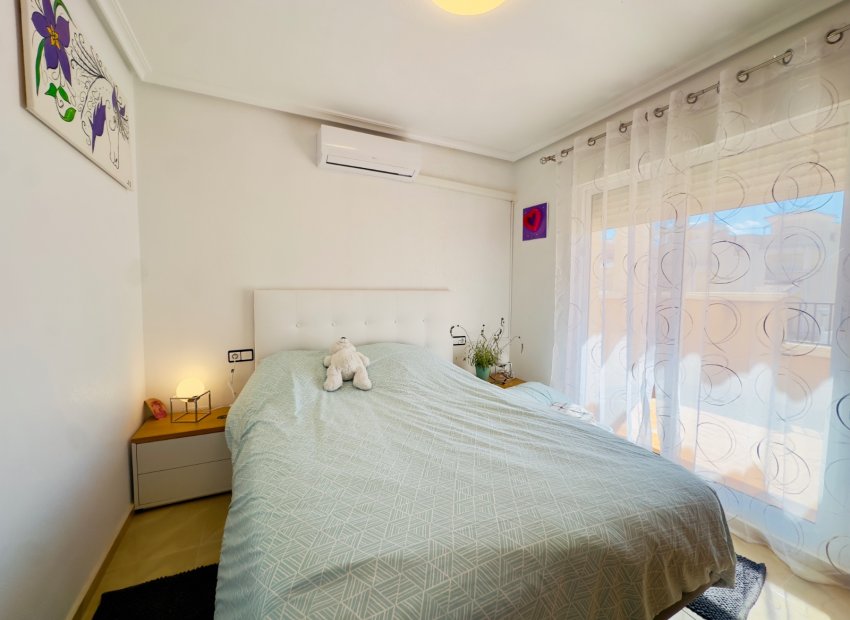 Reventa - Townhouse / Duplex - San Miguel de Salinas - Ciudad de las comunicaciones