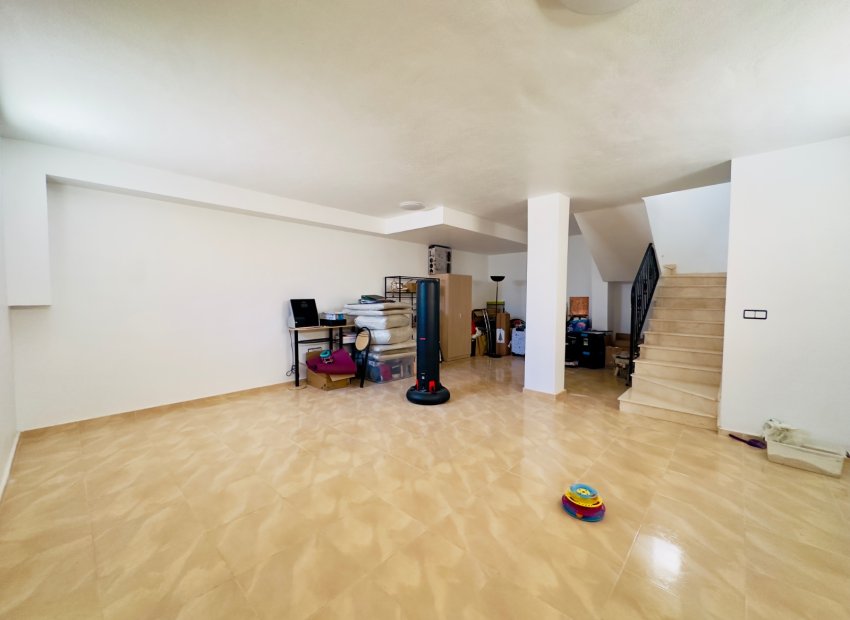 Reventa - Townhouse / Duplex - San Miguel de Salinas - Ciudad de las comunicaciones