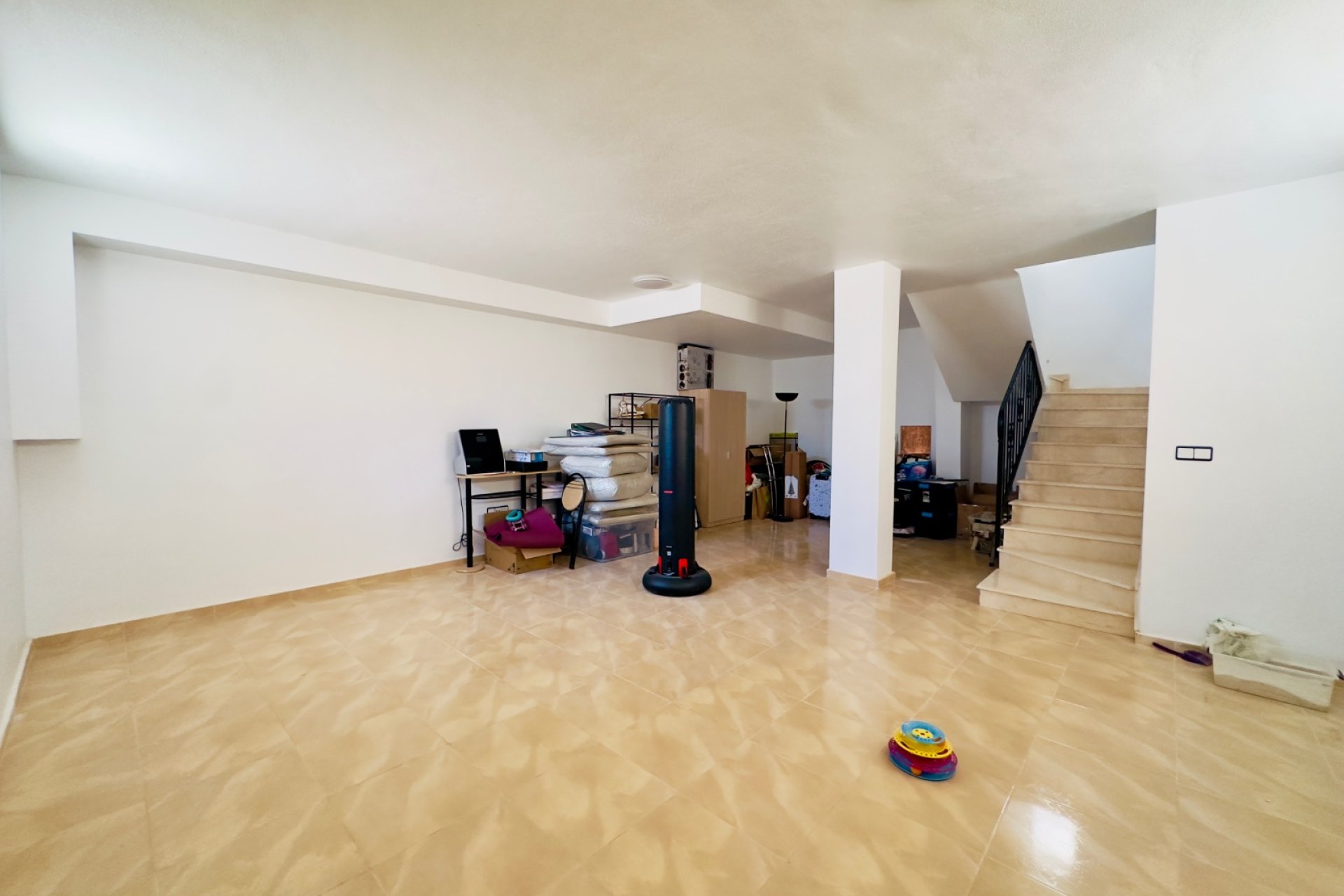 Reventa - Townhouse / Duplex - San Miguel de Salinas - Ciudad de las comunicaciones