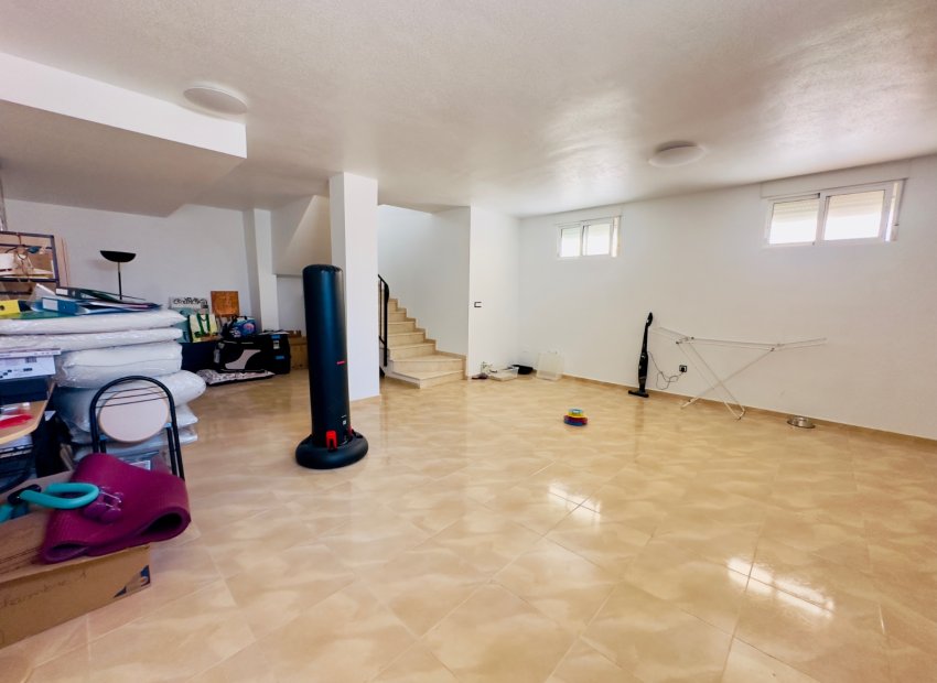 Reventa - Townhouse / Duplex - San Miguel de Salinas - Ciudad de las comunicaciones