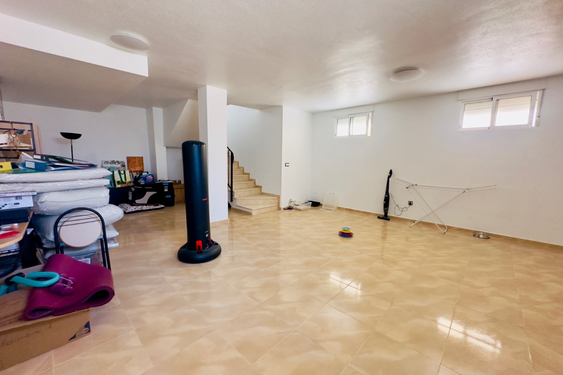 Reventa - Townhouse / Duplex - San Miguel de Salinas - Ciudad de las comunicaciones