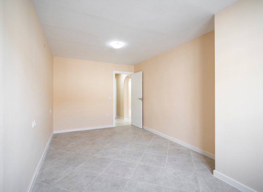 Reventa - Townhouse / Duplex - Torrevieia - El Chaparral