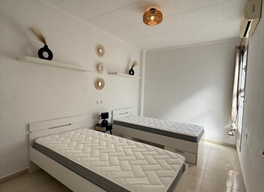 Reventa - Townhouse / Duplex - Torrevieia - La Siesta