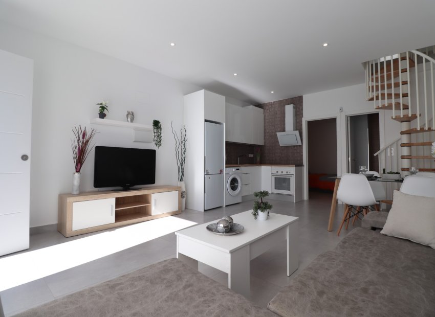 Reventa - Townhouse / Duplex - Torrevieia - San Luis