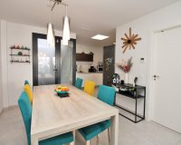 Reventa - Townhouse / Duplex - Villamartín