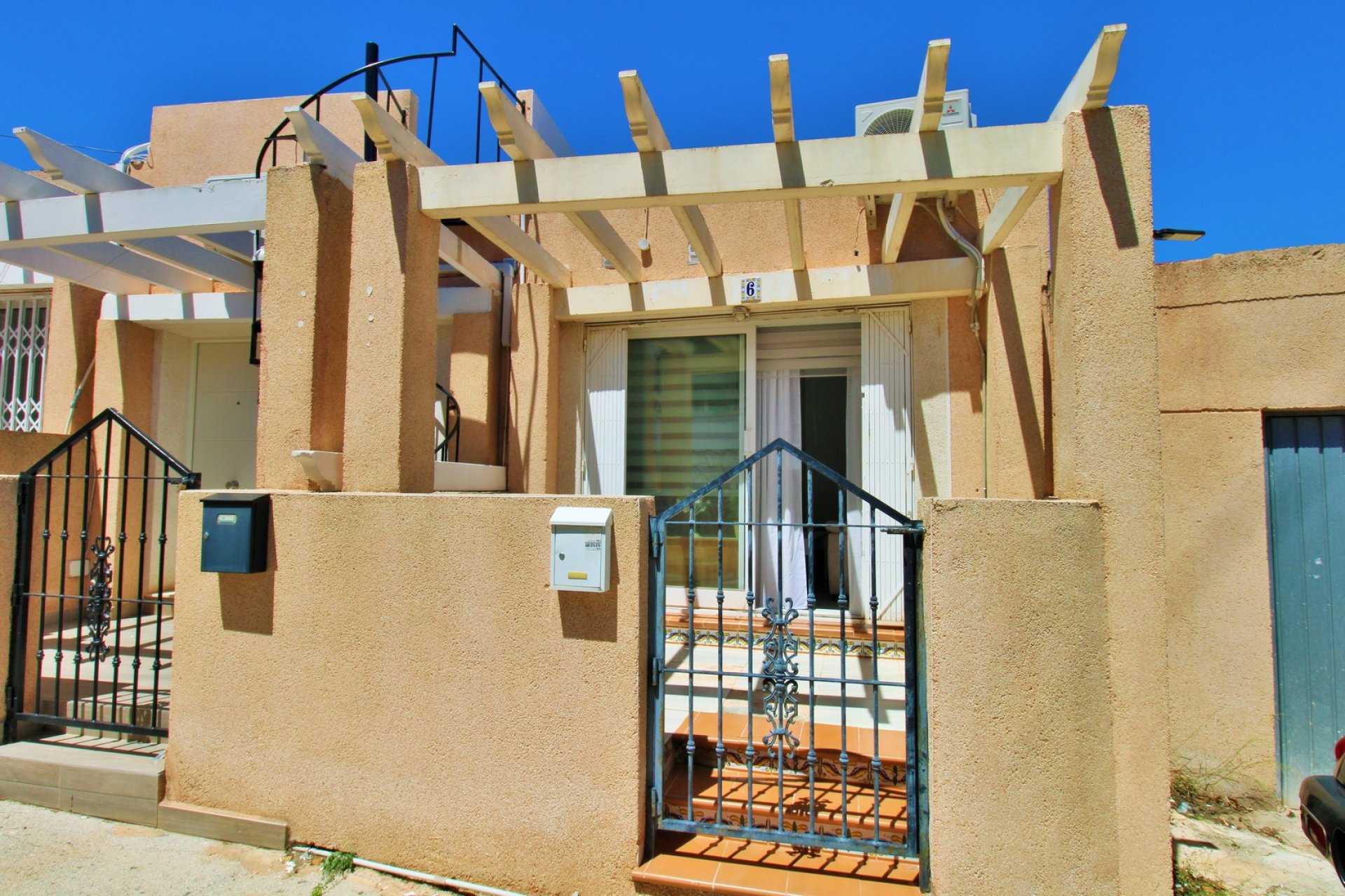 Reventa - Townhouse / Duplex - Villamartín