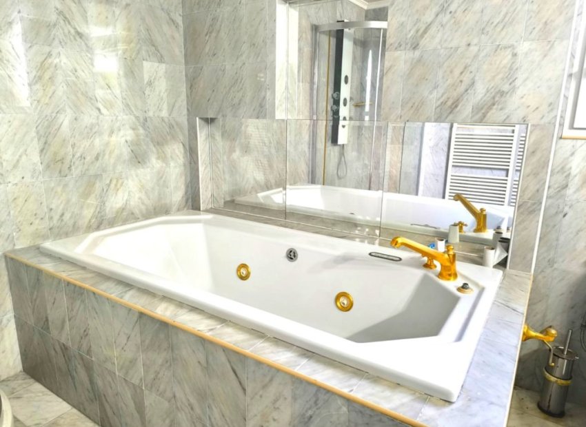 Reventa - Villa - Benidorm - Sierra Helada
