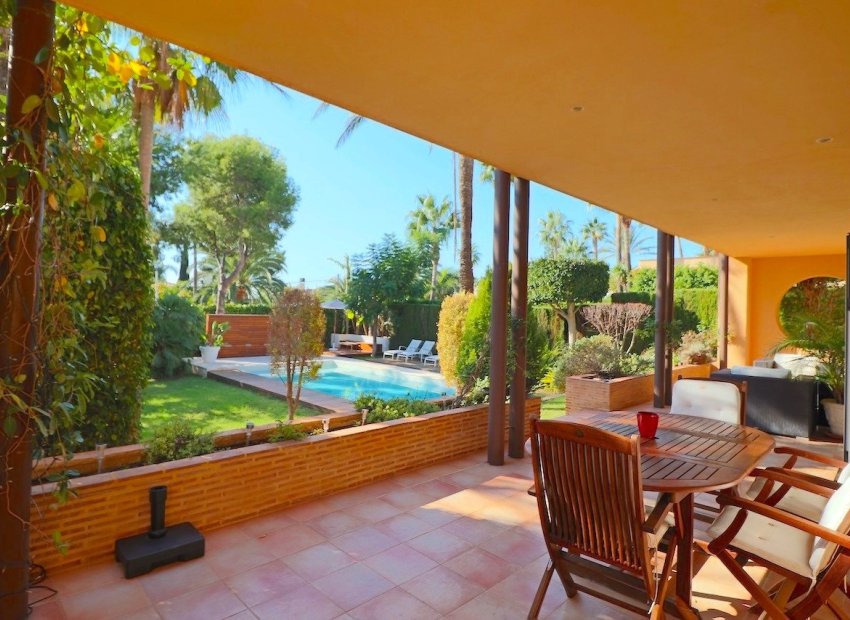 Reventa - Villa - Benidorm - Urbanizaciones