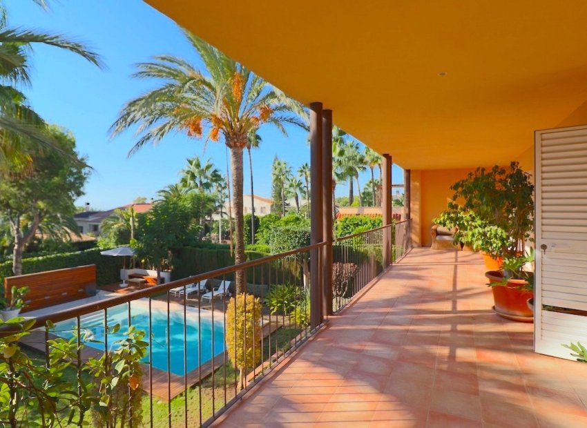 Reventa - Villa - Benidorm - Urbanizaciones