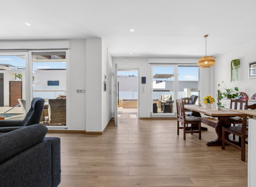 Reventa - Villa - Ciudad Quesada - Alicante