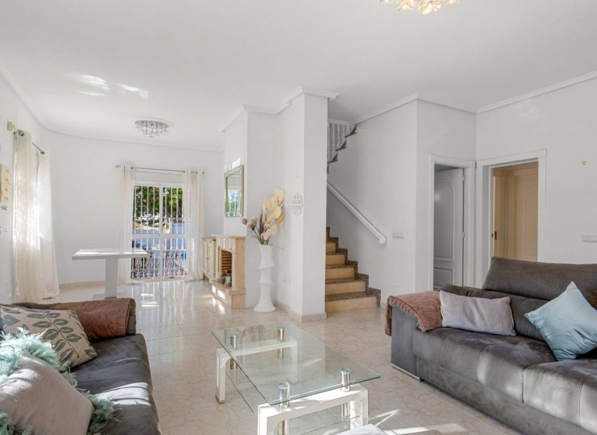 Reventa - Villa - Ciudad Quesada - Doña Pepa