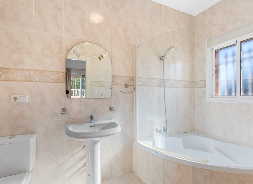 Reventa - Villa - Ciudad Quesada - Doña Pepa