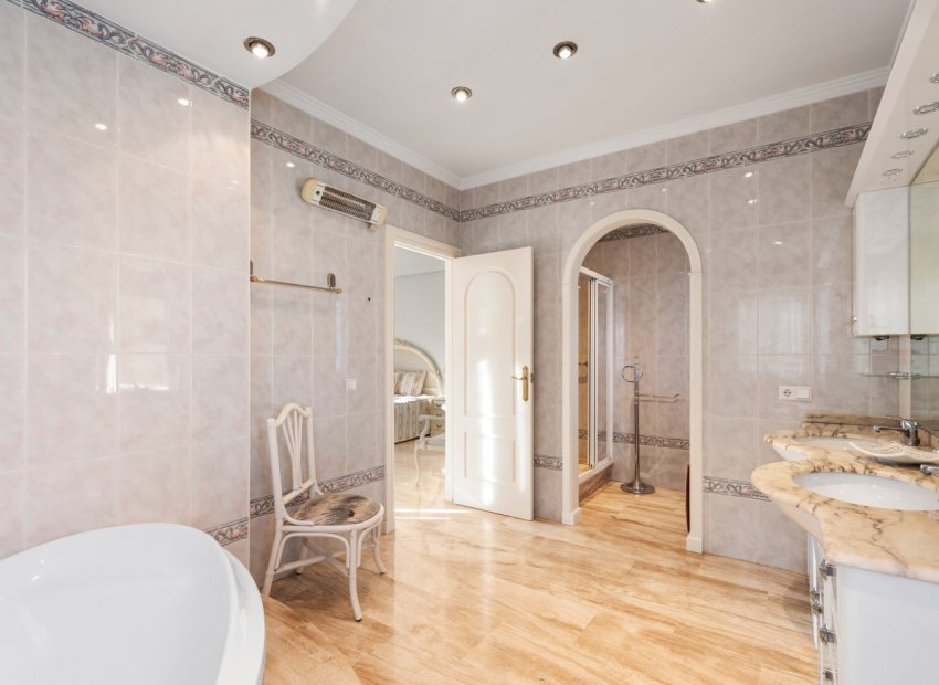 Reventa - Villa - Ciudad Quesada - Doña Pepa