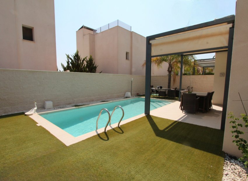 Reventa - Villa - Ciudad Quesada - Doña Pepa