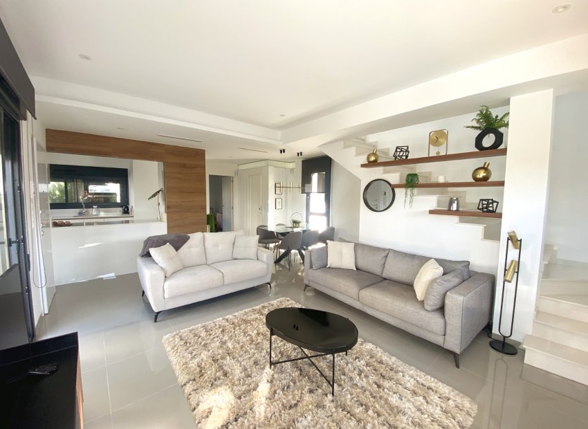 Reventa - Villa - Ciudad Quesada - Doña Pepa