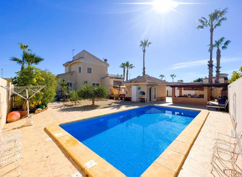 Reventa - Villa - Ciudad Quesada - Doña Pepa