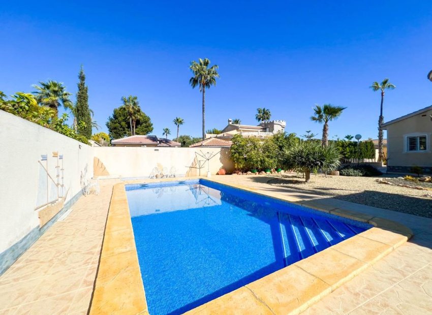 Reventa - Villa - Ciudad Quesada - Doña Pepa