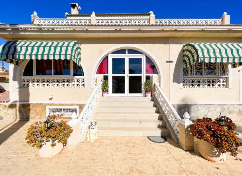 Reventa - Villa - Ciudad Quesada - Doña Pepa