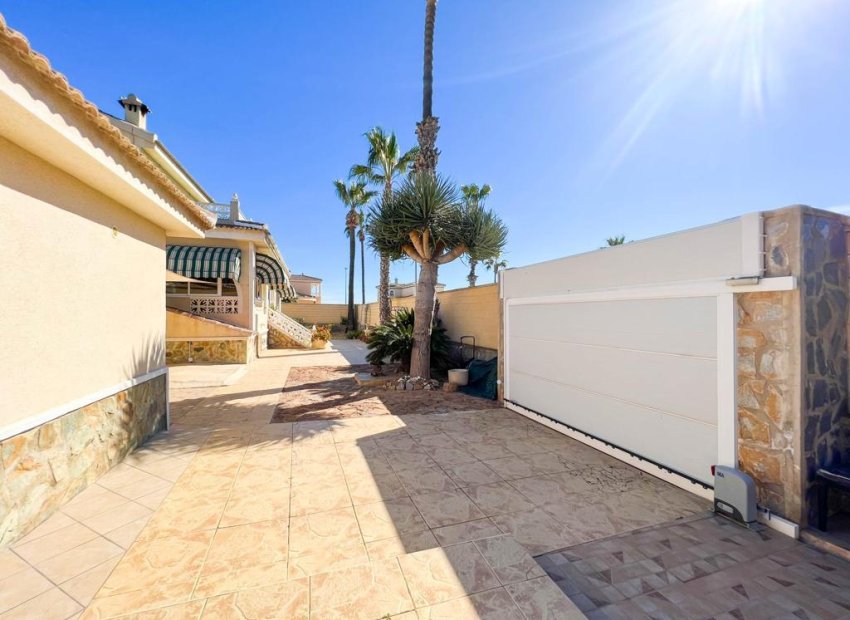 Reventa - Villa - Ciudad Quesada - Doña Pepa
