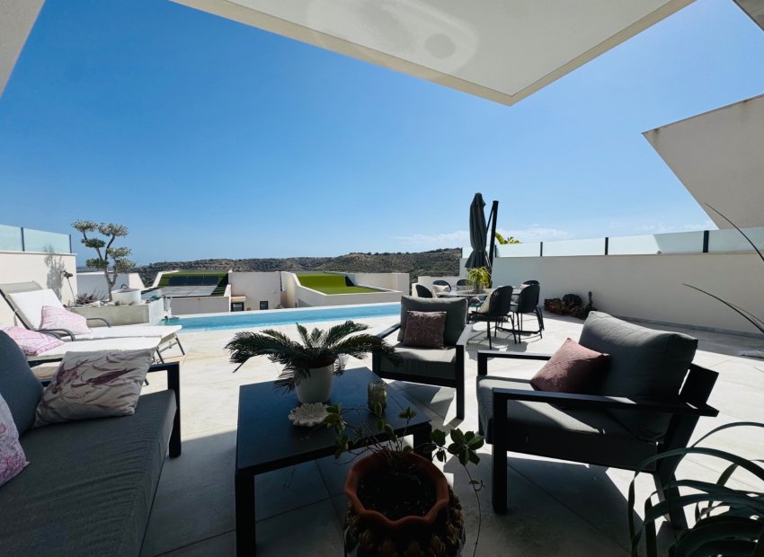 Reventa - Villa - Ciudad Quesada - La Fiesta