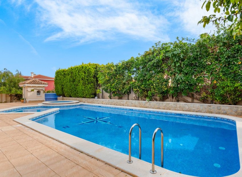 Reventa - Villa - Ciudad Quesada - La Fiesta