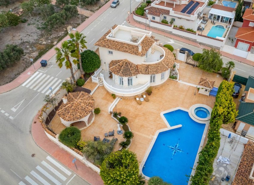 Reventa - Villa - Ciudad Quesada - La Fiesta