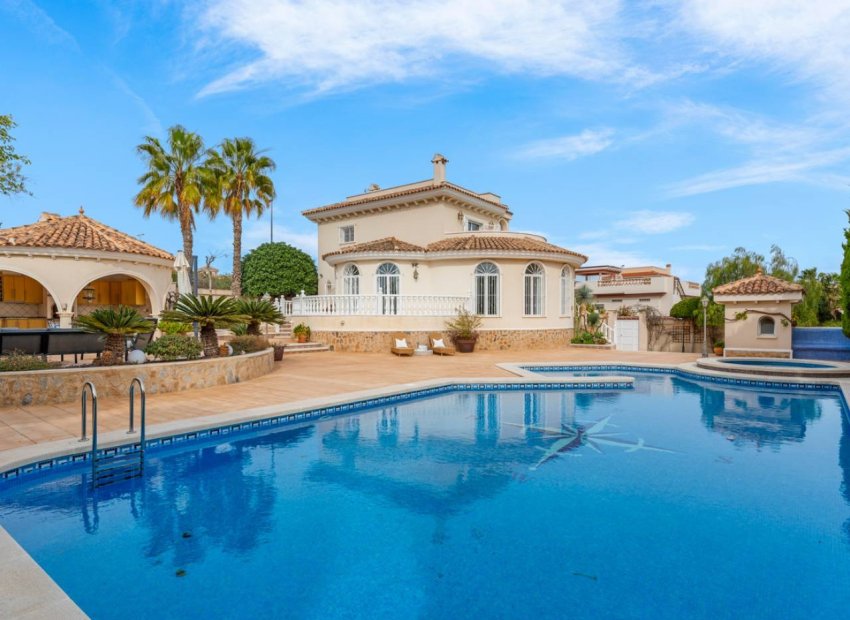 Reventa - Villa - Ciudad Quesada - La Fiesta