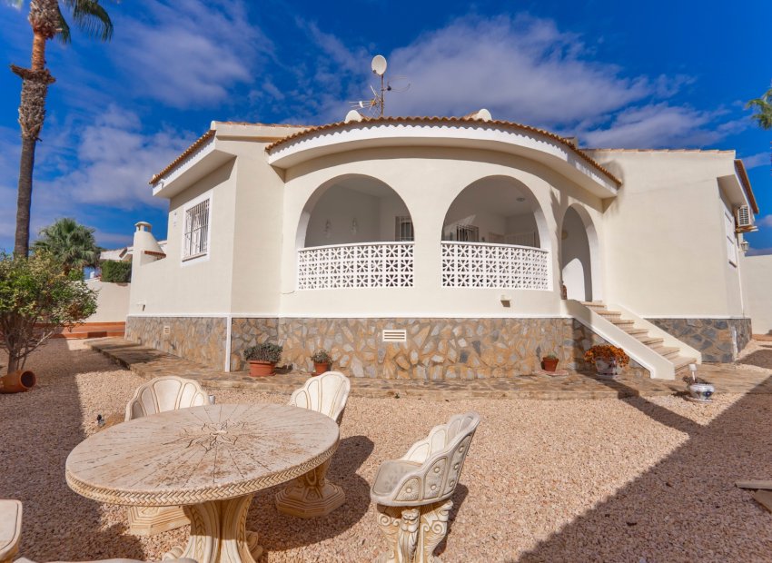 Reventa - Villa - Ciudad Quesada - La Fiesta