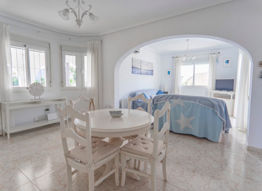 Reventa - Villa - Ciudad Quesada - La Fiesta