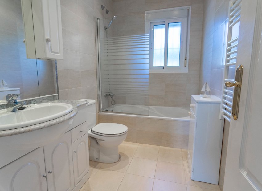 Reventa - Villa - Ciudad Quesada - La Fiesta