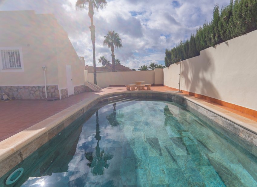 Reventa - Villa - Ciudad Quesada - La Fiesta