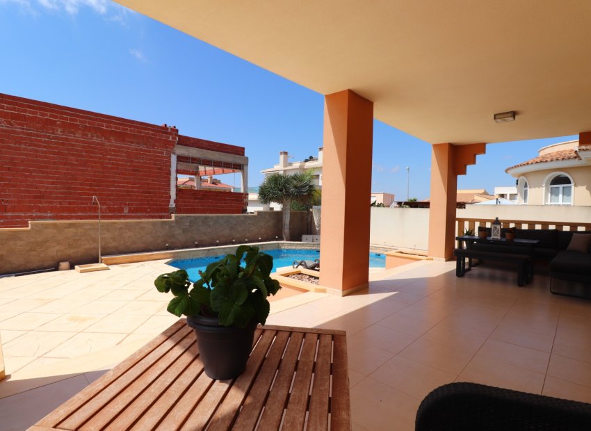 Reventa - Villa - Ciudad Quesada - La Fiesta