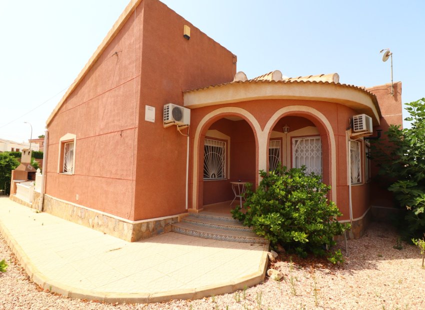 Reventa - Villa - Ciudad Quesada - La Fiesta