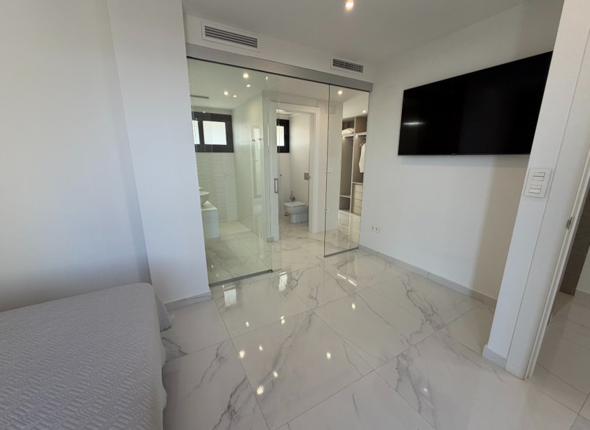 Reventa - Villa - Ciudad Quesada - La Laguna