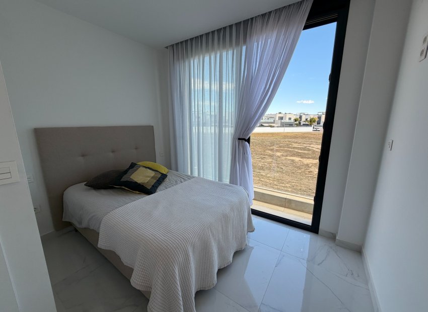Reventa - Villa - Ciudad Quesada - La Laguna